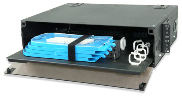 Signamax UFS4-B 96-Fiber Slide-Out Splice Tray Enclosure, Accepts 4 Splice Trays (Includes one FST-24P splice tray) Dimensions: 5.25"H x 19"W x 14"D